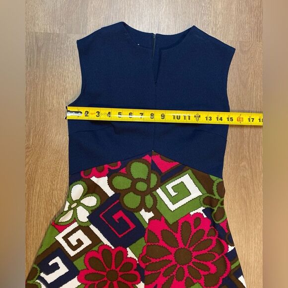 Vintage 60s/70s Groovy Floral Maxi Long Dress: Boho/Empire Waist/Cottage/Retro - Picture 6 of 9